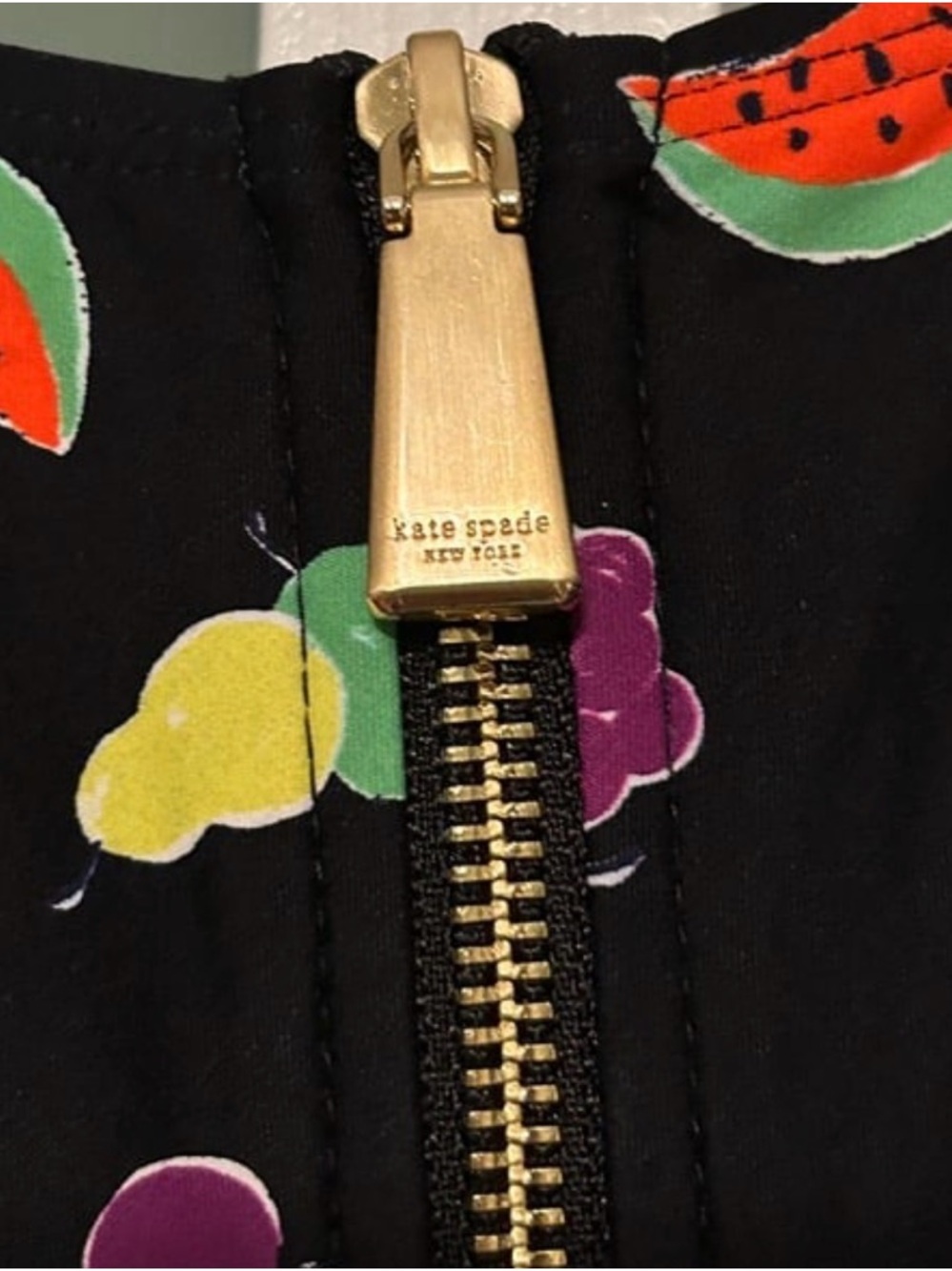NEW KATE SPADE BLACK RADIANT FRUIT LONG SLEEVE RASH GAURD ONE PIECE SWIMSUIT SM - Picture 8 of 9